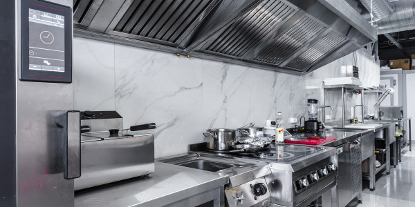 Desengrase Campanas Extractoras de Cocinas en Jaén · Cocina de Cafeterías